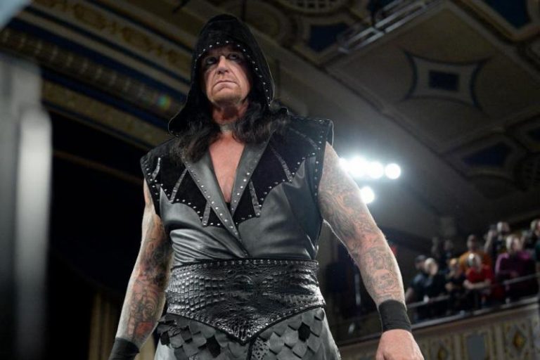 شاهد : الاندرتيكر ضد بروك ليسنر فى ريسلمانيا XXX كما لم تراها أبدا من قبل