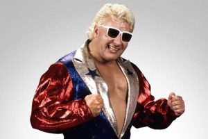 عضو قاعة المشاهير جوني فاليانت يلقى حتفه بعد أن صدمته شاحنة