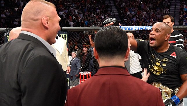 كورمييه يوجه تحذير ورساله خاصة للوحش بروك ليسنر