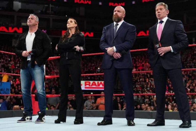 WWE يعلن جوائز نهاية العام الرسمية لـ 2018