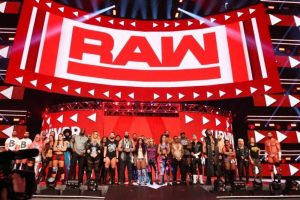 WWE Raw ينظم مباراة Lumberjack في العرض القادم