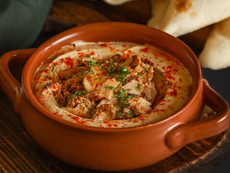 حمص بالدجاج