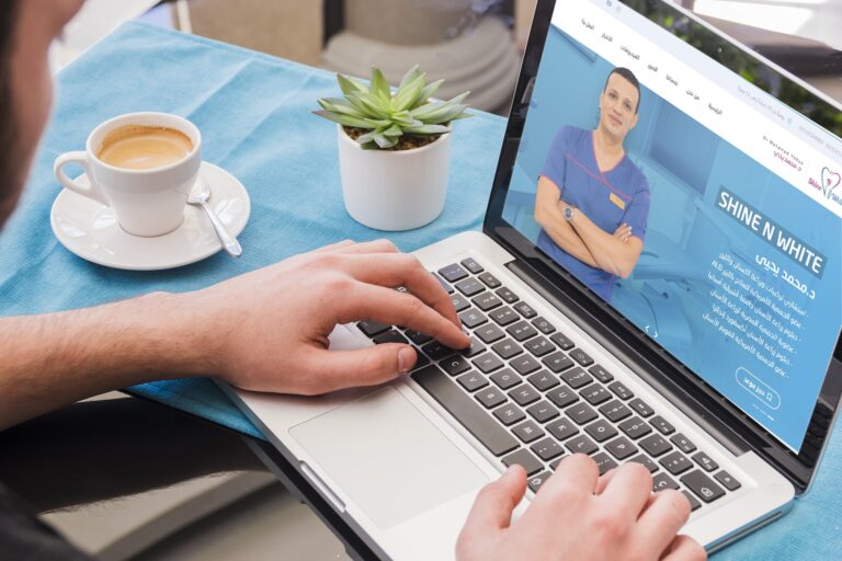 عيادة Shine N White